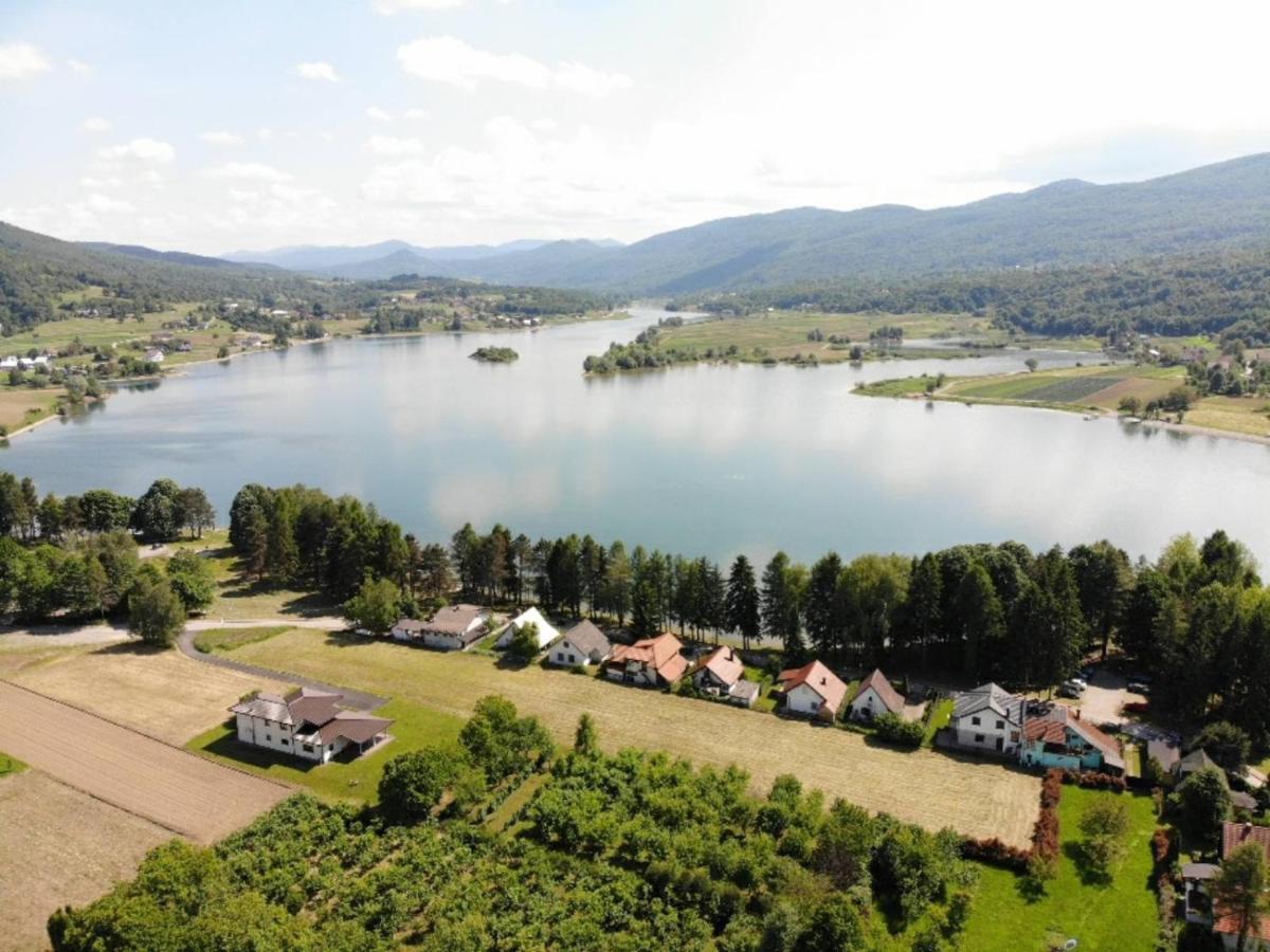 Vila Kosjenka On Lake Sabljaci Ogulin Bagian luar foto